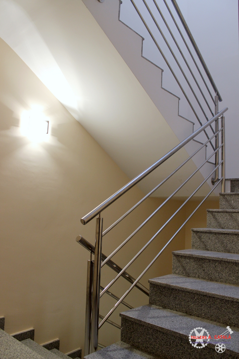 Barandilla de escalera en acero inoxidable – Tallers A. Català